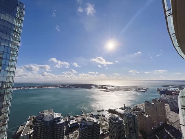 SkyTree Modern Suites-Family Condo-12