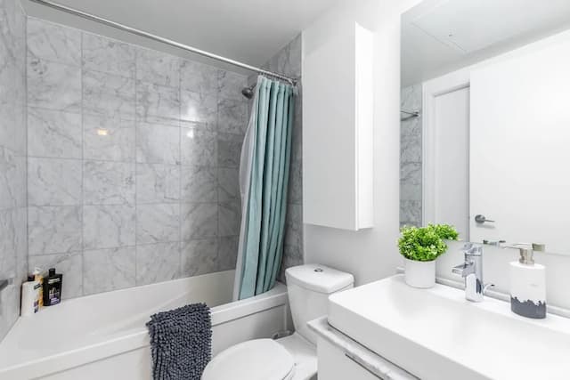 SkyTree Modern Suites-Premium Condo-16