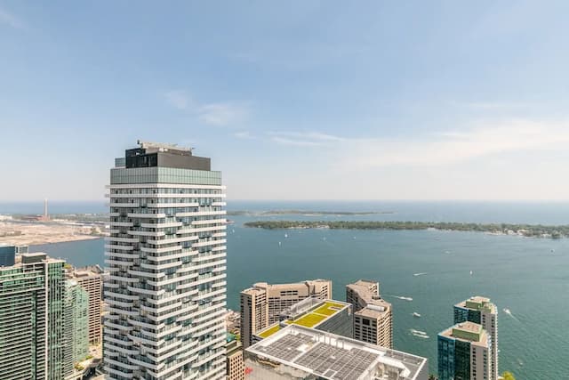 SkyTree Modern Suites-Premium Condo-13