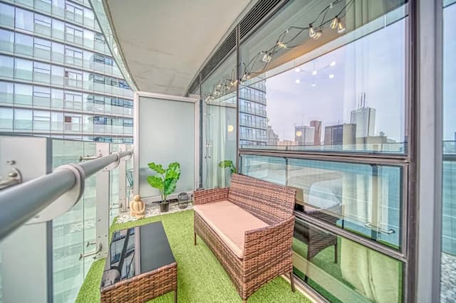 SkyTree Modern Suites-Elite Condo-17