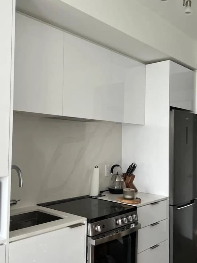 アダステイスイーツトロント-クラシック コンドミニアム クイーンベッド 1 台 シティビュー-6