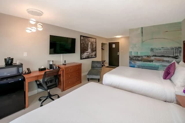 Coast Metro Vancouver Hotel-Room, 2 Queen Beds (Coast)-3