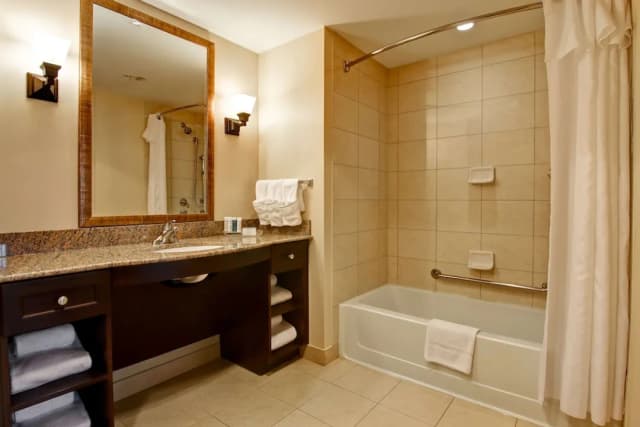 홈우드 스위트 바이 힐튼 토론토 에어포트 코퍼레이트 센터-스위트, 퀸사이즈침대 2개, 장애인 지원-10