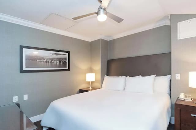 サンドマン ホテル バンクーバー エアポート-スイート キングベッド 1 台ソファーベッド付き キッチン (Loft)-1