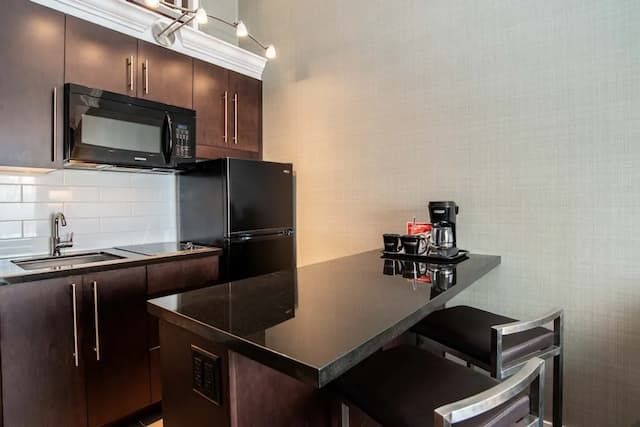 サンドマン ホテル バンクーバー エアポート-スイート キングベッド 1 台ソファーベッド付き キッチン (Loft)-4