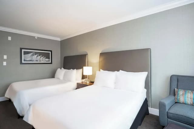 サンドマン ホテル バンクーバー エアポート-スタンダード ルーム ダブルベッド 2 台-5