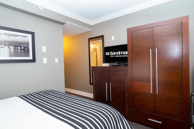 サンドマン ホテル バンクーバー エアポート-スタンダード ルーム クイーンベッド 1 台-2