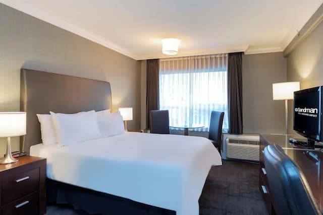 サンドマン ホテル バンクーバー エアポート-スタジオスイート クイーンベッド 1 台 簡易キッチン-6