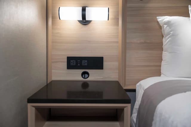 Accent Inns Burnaby-Executive Suite-5