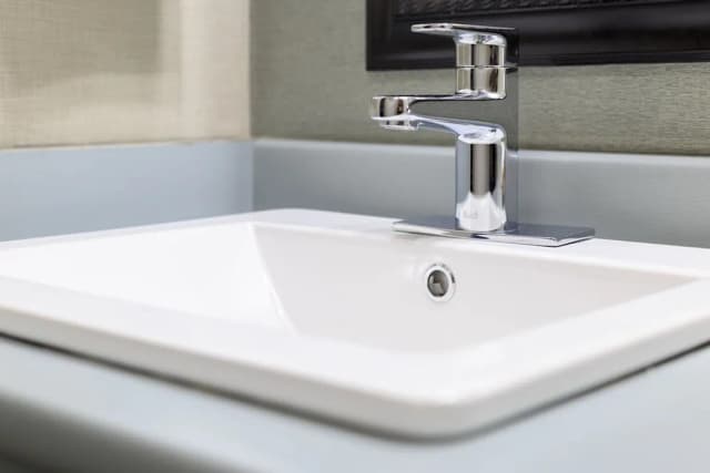 Accent Inns Burnaby-Executive Suite-10