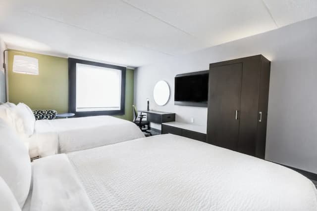 홀리데이 인 익스프레스 앤드 스위트 토론토 에어포트 사우스 바이 IHG-스탠다드룸, 퀸사이즈침대 2개 (Runway View)-2