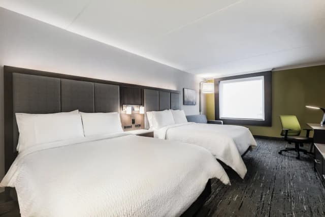 홀리데이 인 익스프레스 앤드 스위트 토론토 에어포트 사우스 바이 IHG-스탠다드룸, 퀸사이즈침대 2개 (Runway View)-7