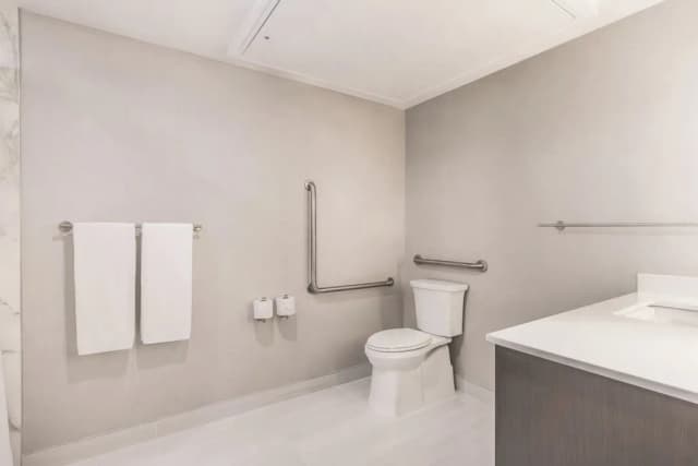 홀리데이 인 익스프레스 앤드 스위트 토론토 에어포트 사우스 바이 IHG-스탠다드룸, 퀸사이즈침대 2개, 장애인 지원 욕조 (Mobility, Accessible Tub)-6