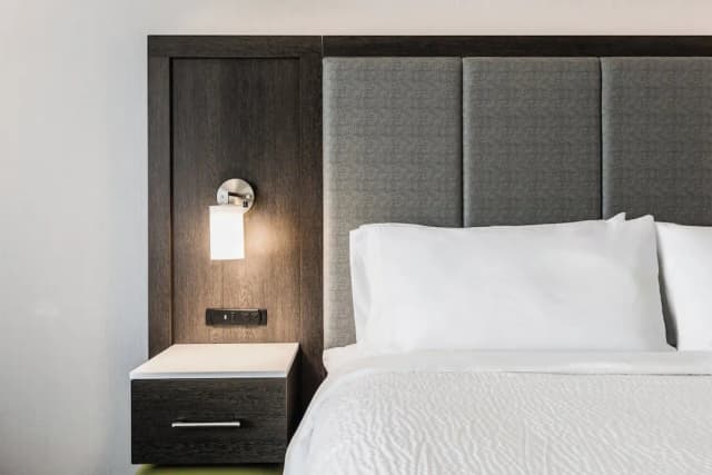 홀리데이 인 익스프레스 앤드 스위트 토론토 에어포트 사우스 바이 IHG-스탠다드룸, 퀸사이즈침대 2개-11