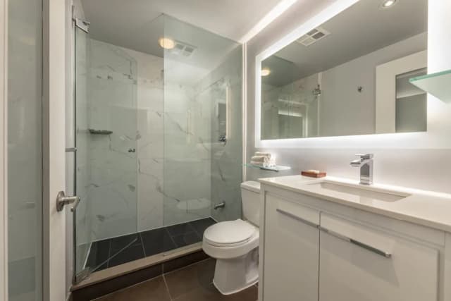 エグゼクティブ コスモポリタン ホテル トロント-エグゼクティブ スイート クイーンベッド 1 台 禁煙-5