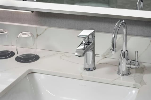 多倫多威斯汀海港城堡飯店-尊榮客房, 2 張加大雙人床, 湖景-7