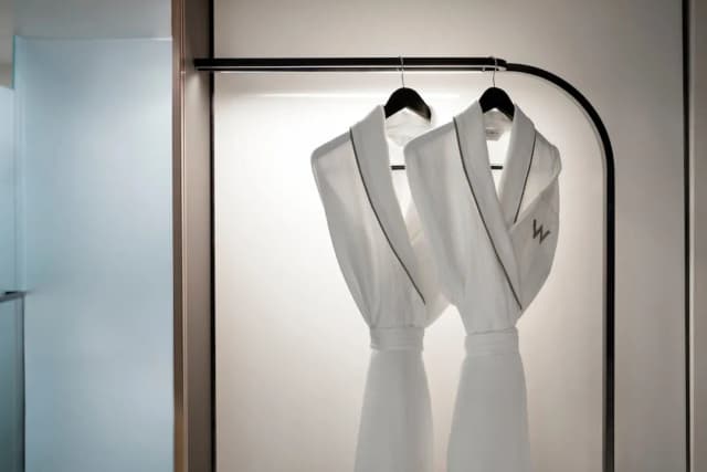 W Toronto-Premier Room, 2 Queen Beds, Courtyard View (Terrace)-3