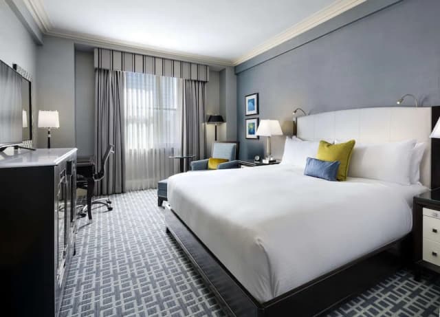 費爾蒙特皇家約克飯店-特色客房, 1 張特大雙人床, 非吸煙房-3