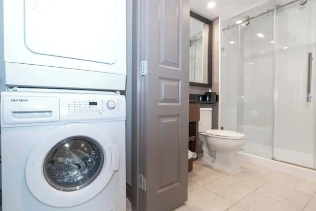 多倫多機場桑德曼簽名飯店-頂級套房, 1 張特大雙人床, 廚房 (Washer Dryer, Balcony)-6