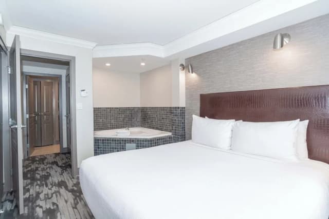 多倫多機場桑德曼簽名飯店-套房, 1 張特大雙人床, 廚房 (Washer Dryer, Jacuzzi)-3