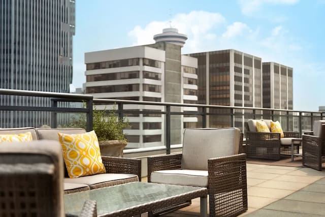 Executive Hotel Le Soleil-Penthouse, 1 King Bed with Sofa bed-2