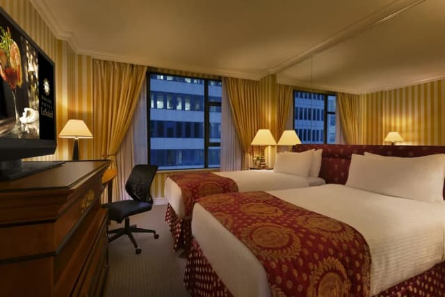 Executive Hotel Le Soleil-Executive Suite, 1 Bedroom (Two Twin Beds with Sofa Bed)-1