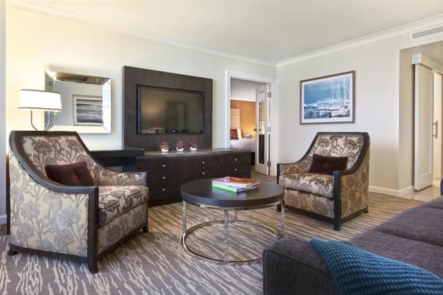 Fairmont Waterfront-套房, 1 张特大床 (West Coast)-1