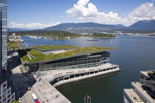 Fairmont Waterfront-特色客房, 1 张特大床 (Harbor and Stanley Park View)-7
