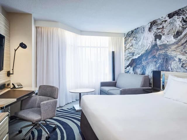 多倫多北約克諾富特飯店-行政客房, 1 張特大雙人床和 1 張沙發床-11