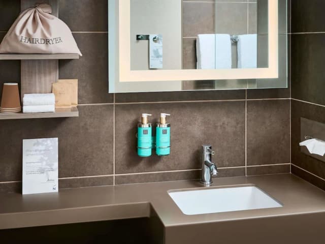 多倫多北約克諾富特飯店-行政客房, 1 張特大雙人床和 1 張沙發床-7