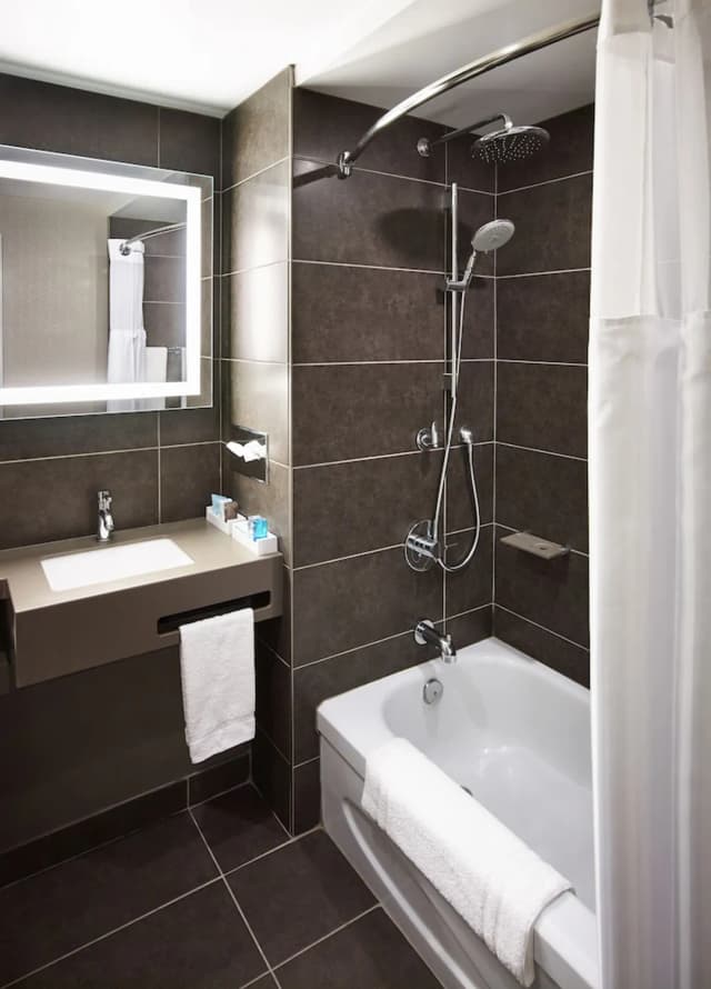 多倫多北約克諾富特飯店-行政客房, 1 張特大雙人床和 1 張沙發床-6