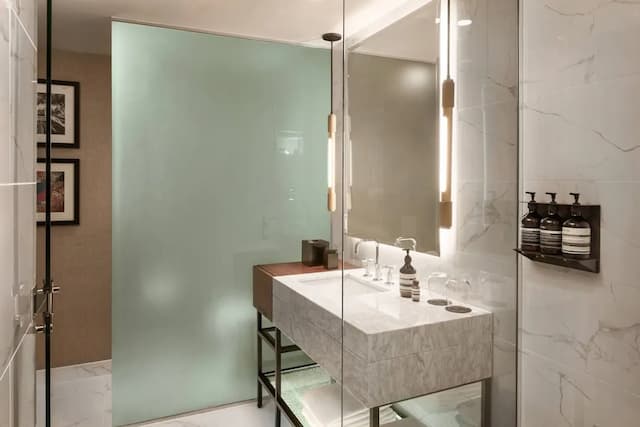 더 더글러스, 오토그래프 컬렉션-룸, 킹사이즈침대 1개-6