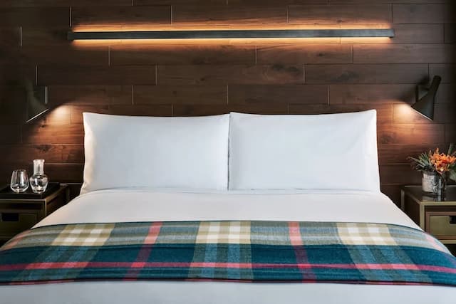 더 더글러스, 오토그래프 컬렉션-룸, 킹사이즈침대 1개-3