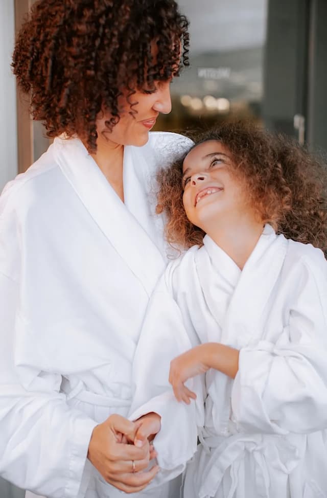 ザ ウェスティン ベイショア バンクーバー-デラックス ルーム キングベッド 1 台 マウンテンビュー-3