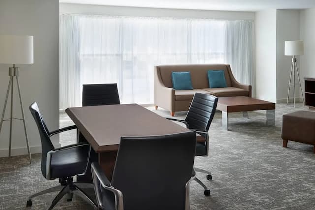 トロント マリオット シティ センター ホテル-ファミリー スイート 1 ベッドルーム-2