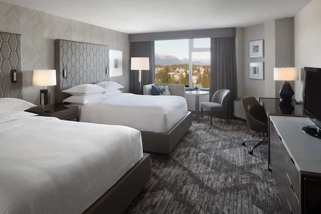 쉐라톤 밴쿠버 길퍼드 호텔-트래디셔널룸, 퀸사이즈침대 2개-1