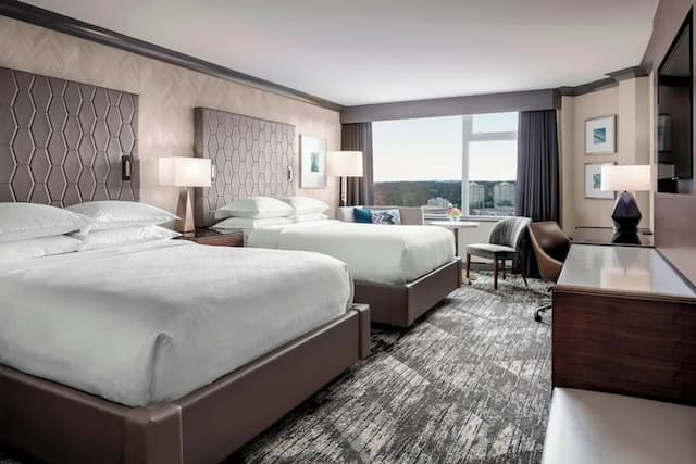 쉐라톤 밴쿠버 길퍼드 호텔-트래디셔널룸, 퀸사이즈침대 2개-2