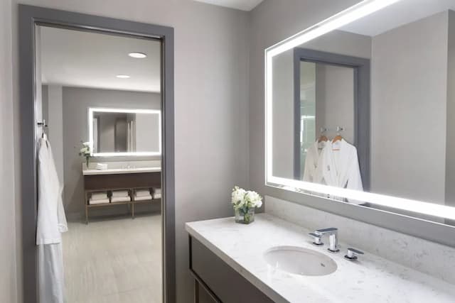 쉐라톤 밴쿠버 길퍼드 호텔-펜트하우스, 킹사이즈침대 1개 및 소파베드-4