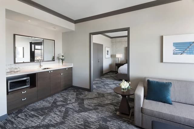 쉐라톤 밴쿠버 길퍼드 호텔-펜트하우스, 킹사이즈침대 1개 및 소파베드-6