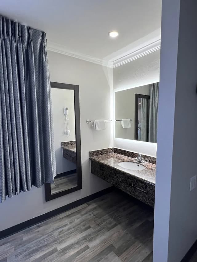 LAX 雲 9 號旅館-豪華客房, 2 張加大雙人床-4