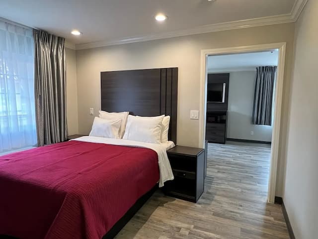 LAX 雲 9 號旅館-豪華客房, 2 張加大雙人床-5