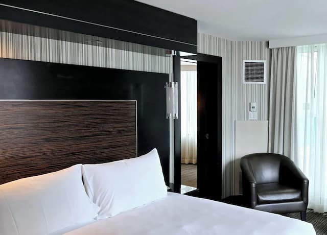 Hyatt Regency Toronto-Suite (Director Suite)-1
