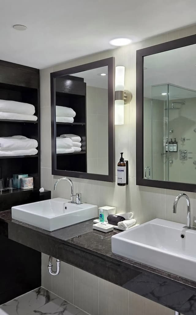 Hyatt Regency Toronto-Suite (Director Suite)-6