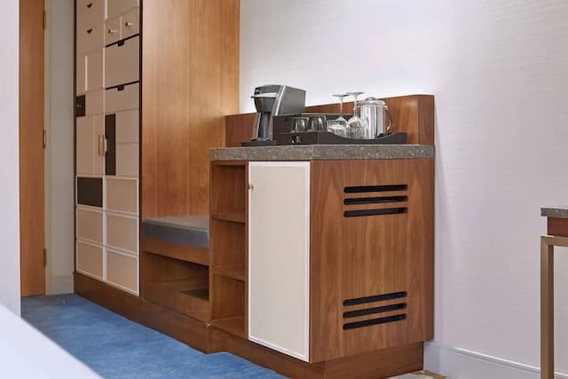 溫哥華大都會酒店-客房, 1 張特大雙人床-5