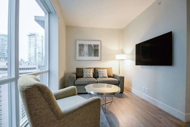 Coast Coal Harbour Vancouver Hotel by APA-Premium King Room-2