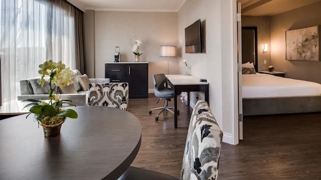 ジョージアン コート  ホテル ワールドホテルズ エリート-スイート キングベッド 1 台 禁煙 冷蔵庫 & 電子レンジ (with Sofabed)-1