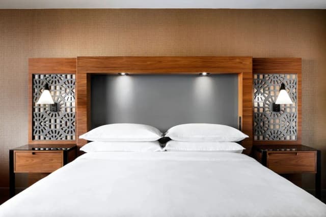 多倫多機場喜來登飯店及會議中心-豪華客房, 2 張加大雙人床 (View)-5