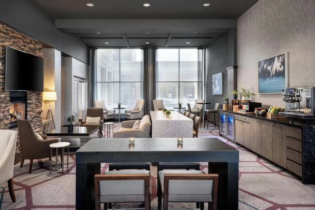 多倫多機場喜來登飯店及會議中心-尊榮客房, 2 張加大雙人床-5