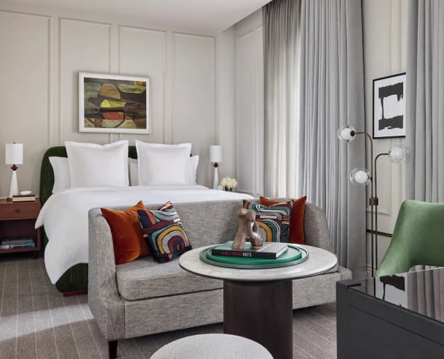 溫哥華瑰麗酒店-Deluxe King City View-1