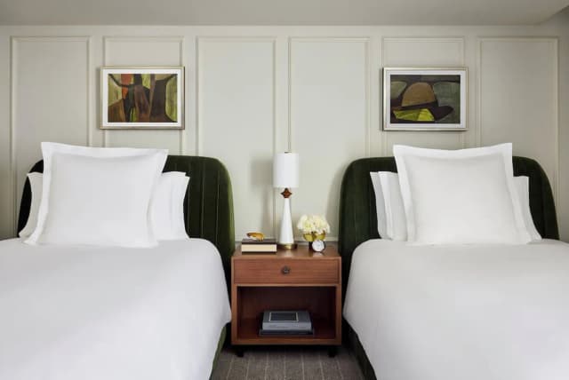 溫哥華瑰麗酒店-Superior Two Doubles City View-1